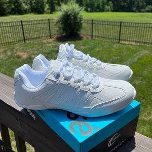 Brand new in box Chasse white Cheer shoe womens 9